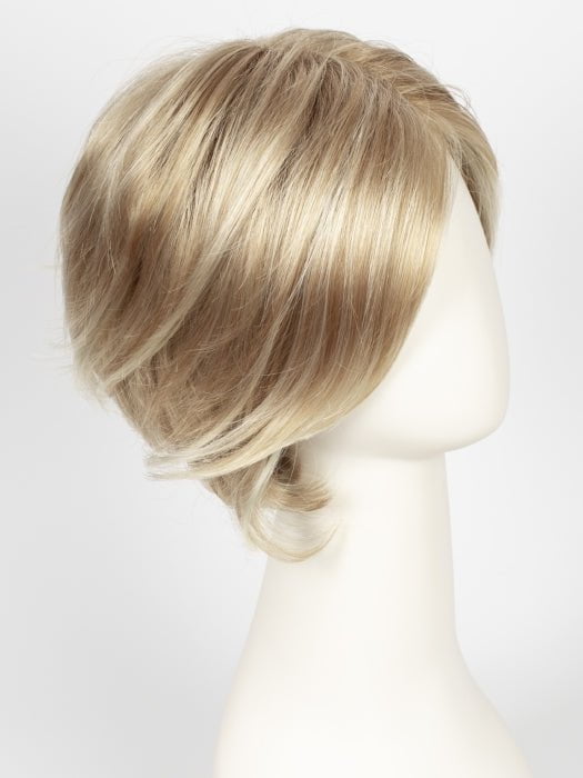 GL14-22SS SS SANDY BLONDE | Dark golden blonde base blends into multi-dimensional tones of medium gold blonde and light beige blonde