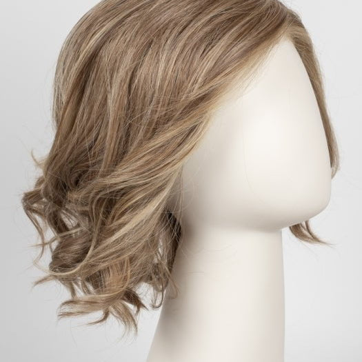 RL13/88 | Golden Pecan: Neutral Medium Blonde With Pale Honey Blonde Highlights