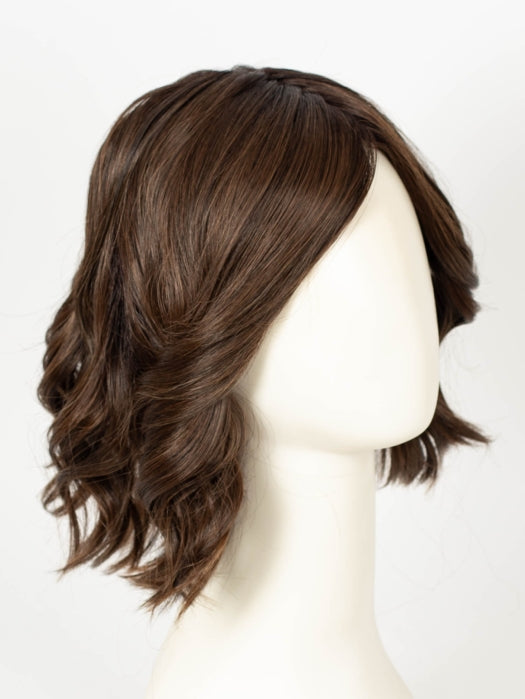 SOFT AMBER BROWN-R  | A warm rooted, amber-toned shade blending golden and red hues over a medium brown base.