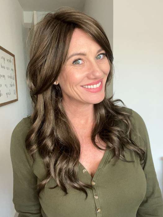 Jenny B. @thewiggygirl wearing AMBER by JON RENAU in color 8RH14 MOUSSE CAKE | Medium Brown with 33% Medium Natural Blonde Highlights