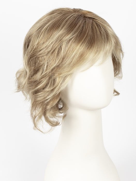 GL16-27SS SS BUTTERED BISCUIT | Caramel brown base blends into multi-dimensional tones of light brown and wheaty blonde.