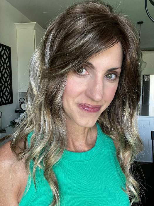 Lisa @beautifulyouwigreviews wearing RACHEL LITE by JON RENAU in color S8-18/26RO FAWN | Medium Brown roots to midlength, Dark Natural Ash Blonde & Medium Red-Gold Blonde Blend midlength to ends