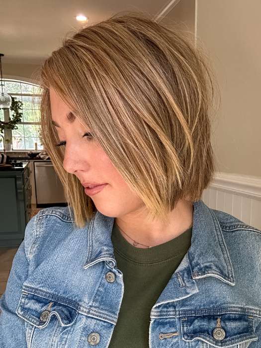 Jen Brown @being_mrs_brown wearing LIA II by ELLEN WILLE in color LIGHT BERNSTEIN ROOTED 12.26.27 | Lightest Brown, Light Golden Blonde and Dark Strawberry Blonde Blend with Dark Shaded Roots