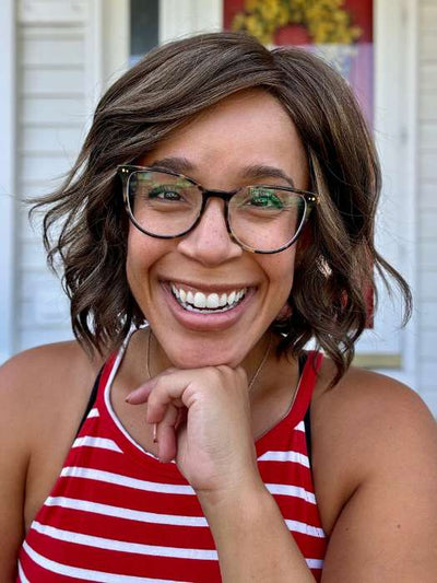 Brea @getwiggywithbrea wearing JANUARY by JON RENAU in color 8RH14 MOUSSE CAKE | Medium Brown with 33% Medium Natural Blonde Highlights