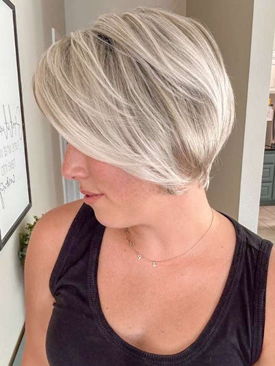 Jen Brown @being_mrs_brown wearing IDALIA by JON RENAU in color FS17/101S18 PALM SPRINGS BLONDE | Light Ash Blonde with Pure White Natural Violet Bold Highlights, Shaded with Dark Natural Ash Blonde