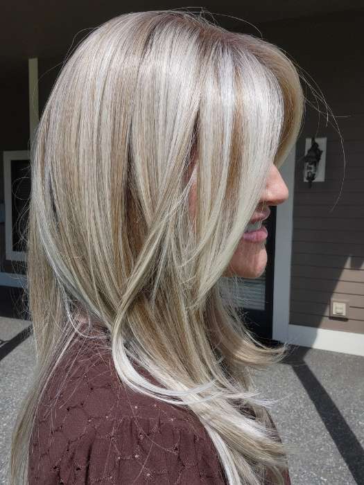 Natalie @vanish.into.thin.hair wearing LAUREN by BELLETRESS in color BURNT BISCUIT BLONDE | A Blend of Sand, Honey, and Creamy Soft Blonde with a Medium Root | direct sunlight