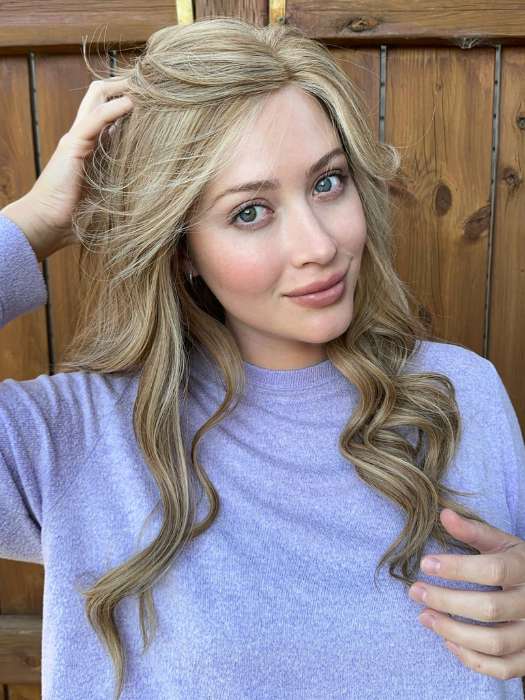 Steph B. @wigswithsteph wearing DARRA by AMORE in color FROST | Contrasting highlights of cool blond and natural brown
