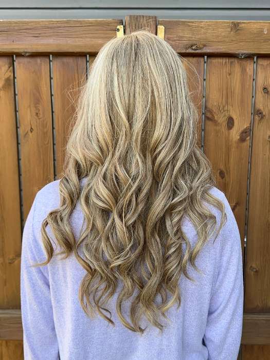 Steph B. @wigswithsteph wearing DARRA by AMORE in color FROST | Contrasting highlights of cool blond and natural brown
