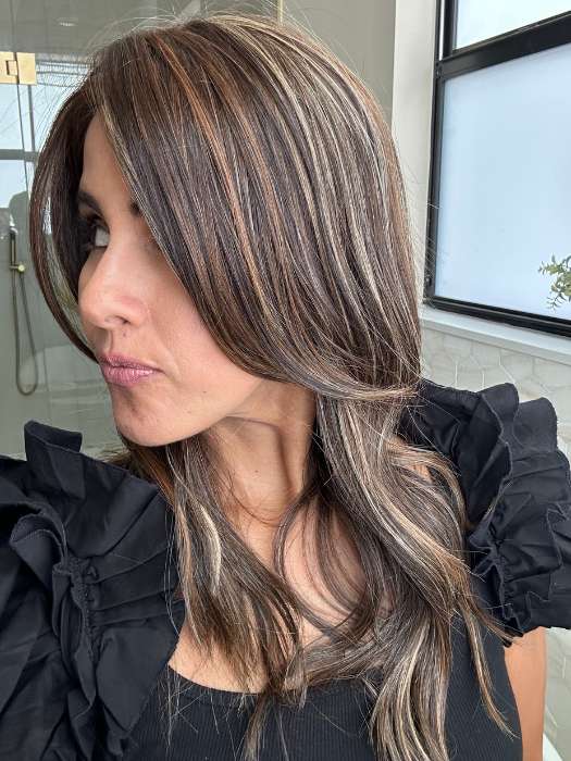Lorena Calderon @faux.hurr.lifee wearing MILANO by BELLETRESS in color DARK BROWN HL | A Blend of Dark Brown, Strawberry Light Auburn and Soft Chunky Medium and Dark Blonde Highlights.
