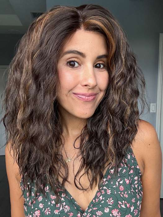 Lorena Calderon @faux.hurr.lifee wearing ORLANDO-V by VIVICA FOX in color FS4/27 | 80% Medium Dark Brown with 20% Honey Blonde Frost
