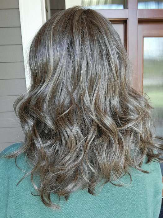 Natalie Gray @vanish.into.thin.hair wearing LAGUNA BEACH by BELLETRESS in color COOLEST ASH BROWN | A combination of Light Ash Brown, Cool Medium Brown and a hint of Dark Blonde
