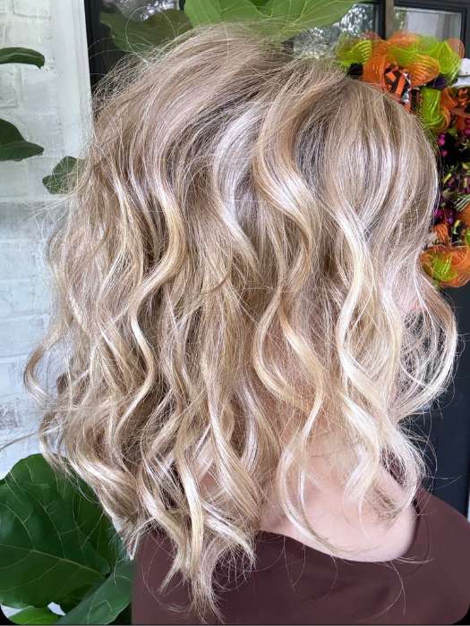 Marcie Mertz @wig.obsessed wearing MILA by JON RENAU in color 12FS12 MALIBU BLONDE | Light Gold Brown, Light Natural Gold Blonde, Pale Natural Gold-Blonde Blend, Shaded with Light Gold Brown
