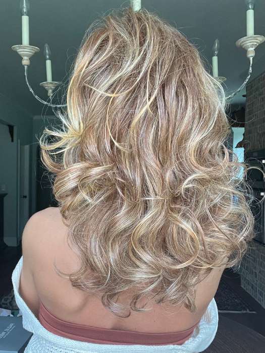 Jenna @jenna_fail wearing ALWAYS by RAQUEL WELCH WIGS in color RL29/25 GOLDEN RUSSET | Ginger Blonde Evenly Blended with Medium Golden Blonde