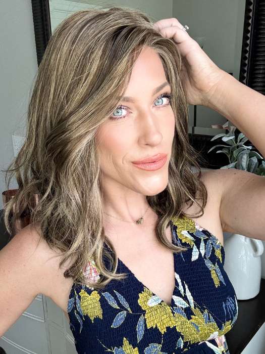 Kristyna @kristynamoore wearing WILLOW by JON RENAU in color 10RH16 CAFFE MOCHA | Light Brown with 33% Light Natural Blonde Highlights