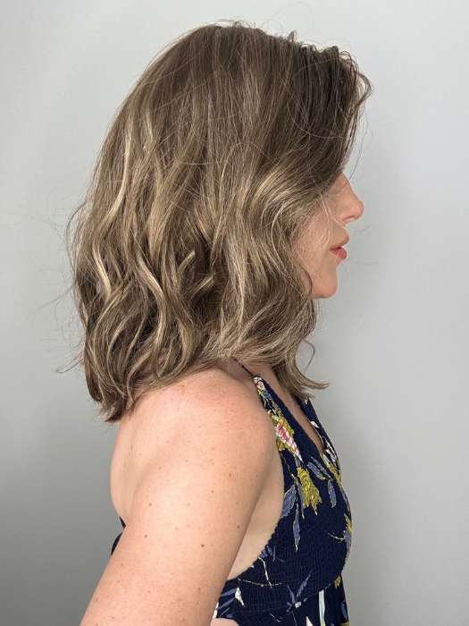 Kristyna @kristynamoore wearing WILLOW by JON RENAU in color 10RH16 CAFFE MOCHA | Light Brown with 33% Light Natural Blonde Highlights