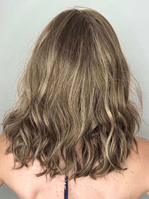 Kristyna @kristynamoore wearing WILLOW by JON RENAU in color 10RH16 CAFFE MOCHA | Light Brown with 33% Light Natural Blonde Highlights