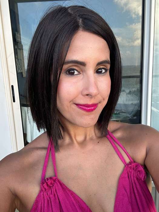 Lorena @faux.hurr.lifee wearing LIA II by ELLEN WILLE in color ESPRESSO MIX 2.4 | Black/Dark Brown Blend, and Darkest Brown Blend