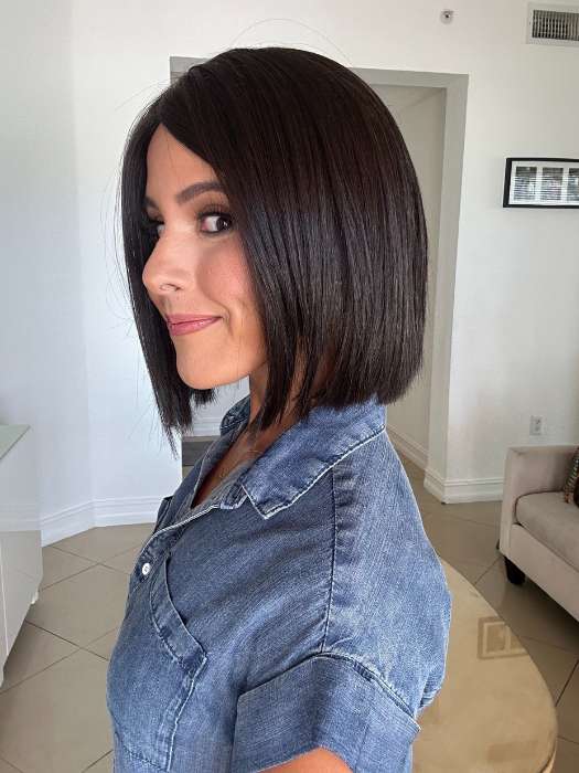 Lorena @faux.hurr.lifee wearing LIA II by ELLEN WILLE in color ESPRESSO MIX 2.4 | Black/Dark Brown Blend, and Darkest Brown Blend