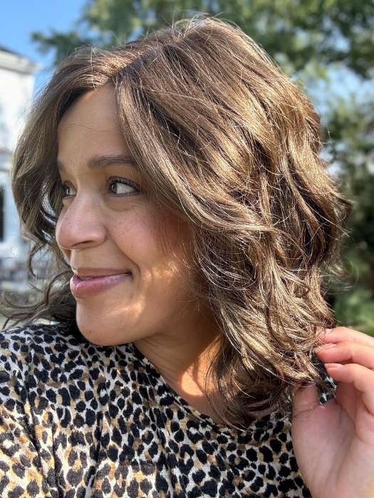 Brea Davis @getwiggywithbrea wearing MILA by JON RENAU in color 8RH14 MOUSSE CAKE | Medium Brown with 33% Medium Natural Blonde Highlights | direct sunlight