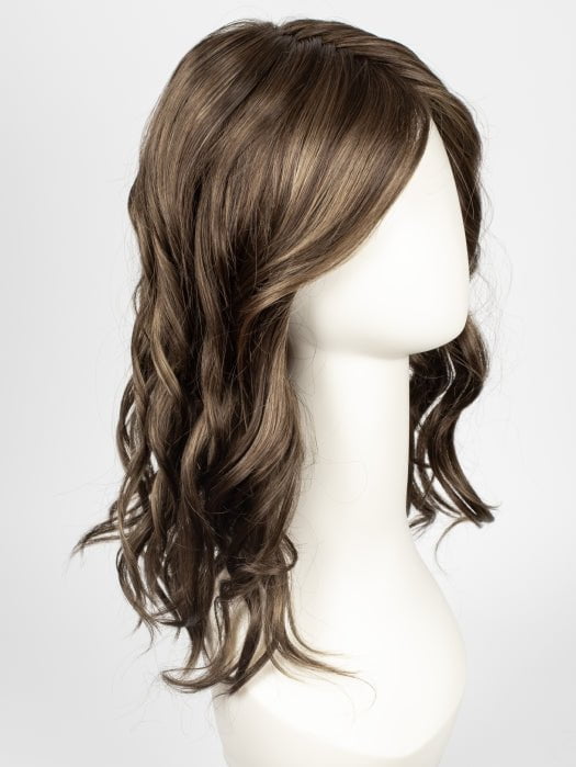 8RH14 MOUSSE CAKE | Medium Brown with 33% Medium Natural Blonde Highlights