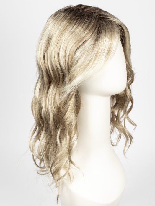 22F16S8 VENICE BLONDE | Light Ash Blonde and Light Natural Blonde Blend Shaded with Medium Brown