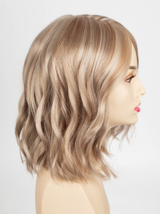 LIGHT BLONDE | 2 toned blend of Creamy Blonde with Champagne highlights