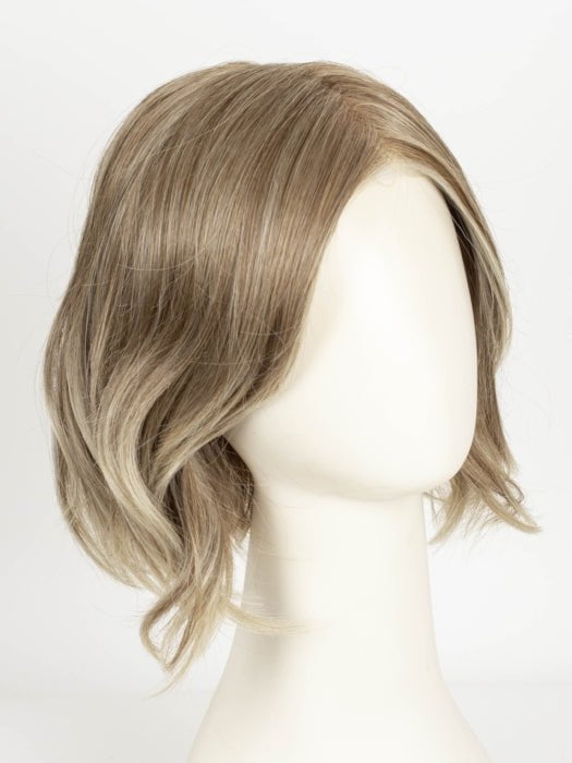 ICE-BLOND | Ashy blond base with white gold tips and highlights on face