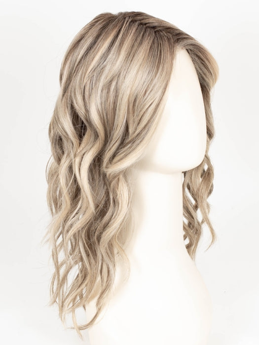 COOL CHAI BLONDE-R | A balanced cool blonde with softly contrasted darker roots, a fresh twist on classic blonde tones.