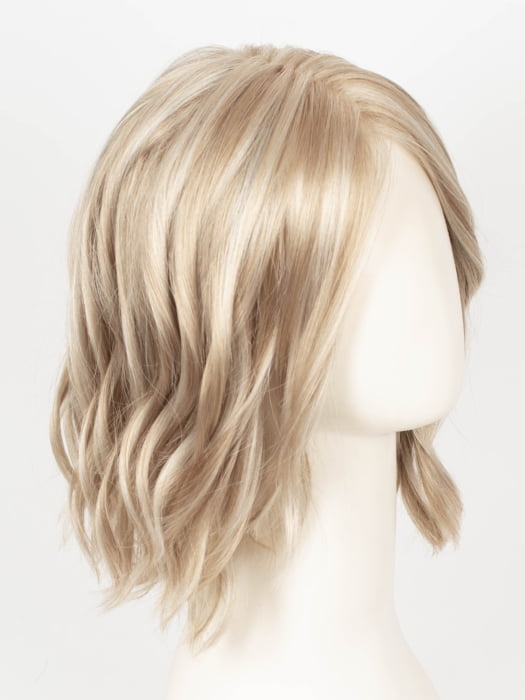 LIGHT BLONDE | 2 toned blend of Creamy Blonde with Champagne highlights