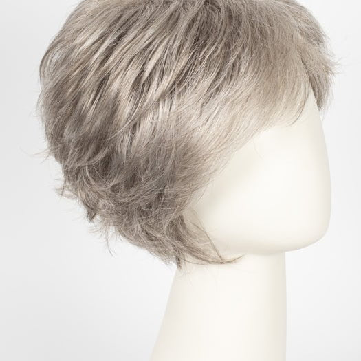 R119G SILVER & SMOKE | Light brown with 80% grey in front gradually blended into 50% grey in nape area