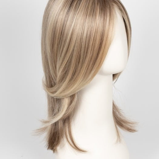 12FS12 MALIBU BLONDE | LIght Gold Brown, Light Natural Gold Blonde, Pale Natural Gold-Blonde Blend, Shaded with Light Gold Brown