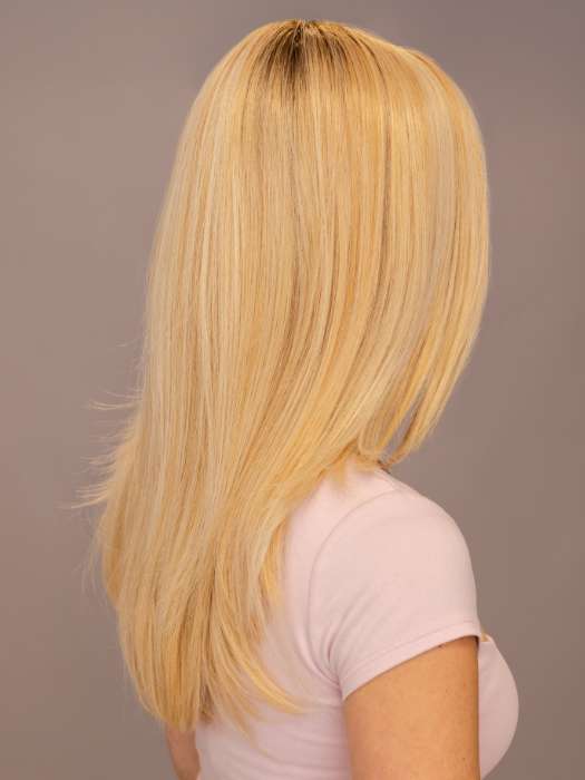 Model is wearing Leading Edge by TressAllure in shade 24/102/R12 | Gold Blonde with Platinum highlights with Gold Brown roots