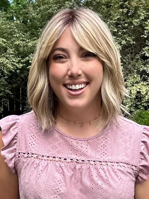 Jen Brown @being_mrs_brown wearing HOLLIE by JON RENAU in color 12FS8 SHADED PRALINE | Light Gold Brown, Light Natural Gold Blonde & Pale Natural Gold-Blonde Blend, Shaded with Medium Brown