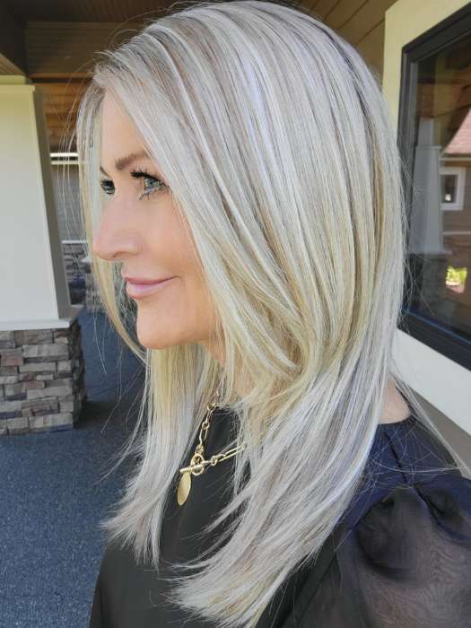 Natalie Gray @vanish.into.thin.hair wearing FORTE by BELLETRESS in color BUTTERBEER R | Dark Brown Base and Root that transitions smoothly into a buttery blonde, infused with creamy honey and toffee tones