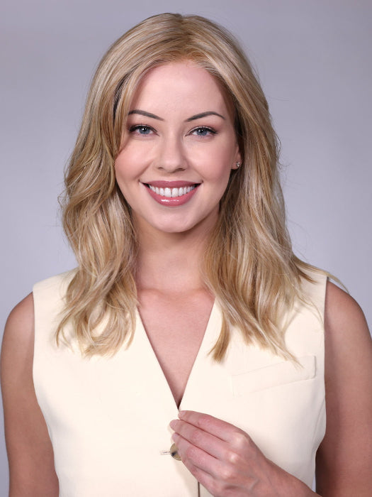 Model is wearing CAMBRIDGE in color BUTTERCREAM-BLONDE | Rich Golden Blonde with light blonde low lights