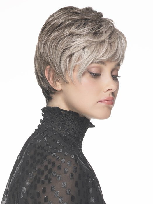 The ear to ear lace front gives you an realistic-looking hairline