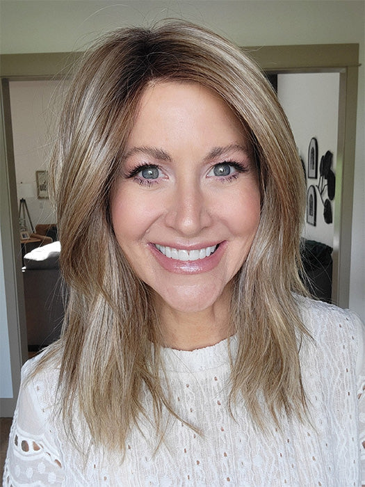 Natalie @vanish.into.thin.hair wearing FENIX by ESTETICA in color RH12/26RT4 | Light Brown with Chunky Golden Blonde Highlights & Dark Brown Roots