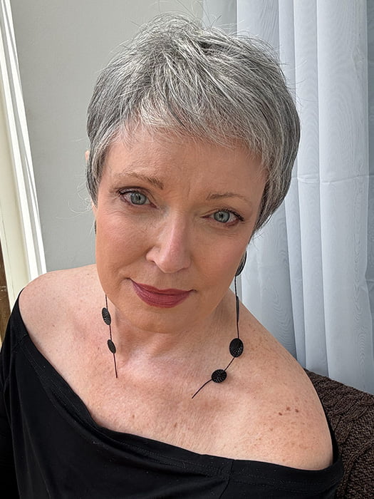 Mel @mels.be.ageless is wearing IRIS by JON RENAU in shade 92 MOONLIGHT | Pure White with 5% Medium Brown Front, Grey with 30% Medium Brown Middle, Dark Brown with 65% Grey Nape