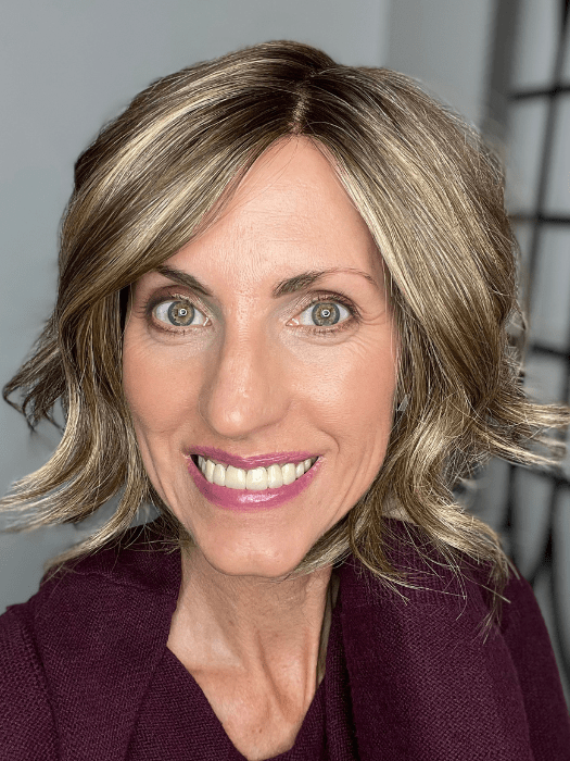 Lisa Mullins @beautifulyouwigreviews wearing TREND ALERT by GABOR in color GF9-24SS ICED CAFÉ LATTE | Dark Brown shaded with Golden Brown
