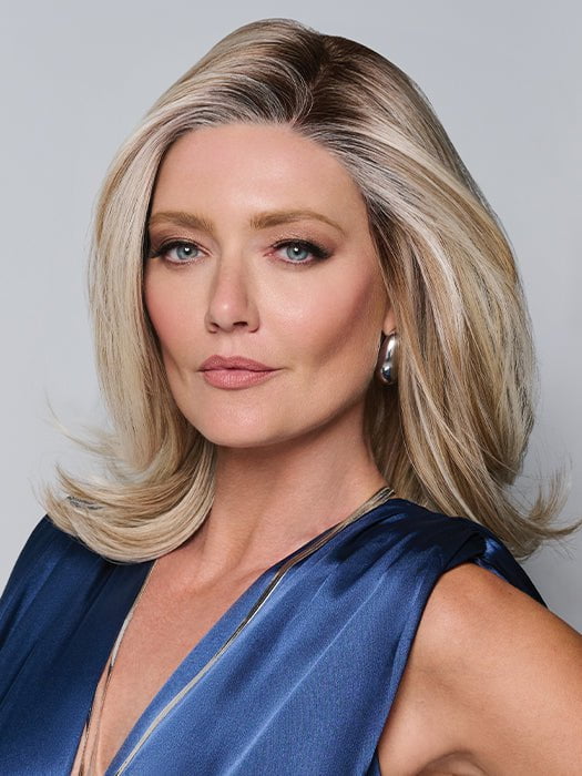 SHOWRUNNER by Raquel Welch in RL19/23SS SHADED BISCUIT | Light Ash Blonde Evenly Blended with Cool Platinum Blonde with Dark Roots