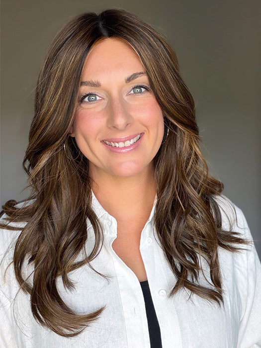 Ashley Hiemstra @lifebeyondlocks is wearing SELFIE MODE by RAQUEL WELCH in shade RL8/29SS SHADED HAZELNUT | Warm Medium Brown Evenly Blended with Ginger Blonde with Dark Roots