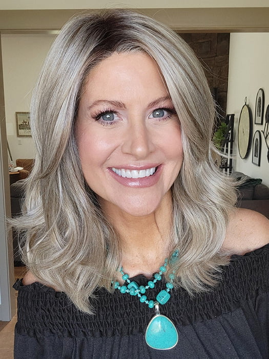 Natalie Gray @vanish.into.thin.hair wearing RAISE THE BAR by GABOR in color GF17-23SS ICED LATTE MACCHIATO | Honey Blonde shaded with Cool Blonde with Dark Roots