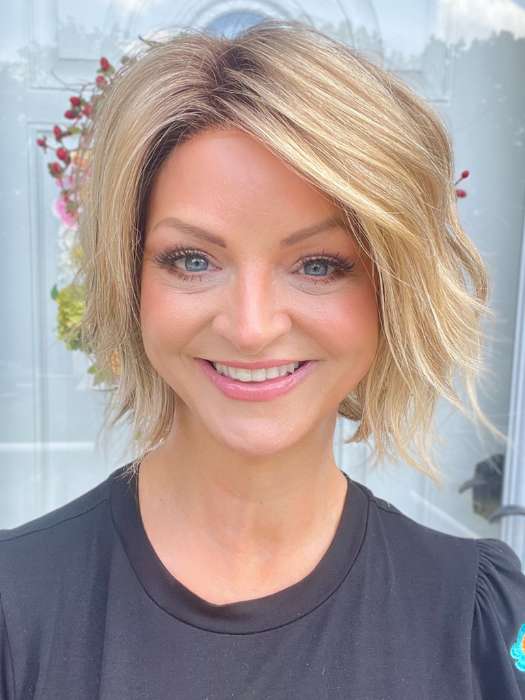 Sandy H. @i_be_wiggin wearing ESPRIT by ELLEN WILLE in color CARAMEL-ROOTED 20.14.26 | Medium Gold Blonde and Light Gold Blonde Blend with Light Brown Roots
