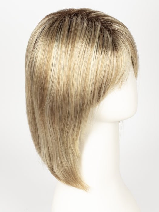 CREAMY-TOFFEE-R | Rooted Dark Blonde Evenly Blended with Light Platinum Blonde and Light Honey Blonde