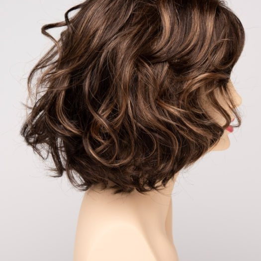 AMARETTO CREAM | Dark Brown roots with overall Medium Brown base with Honey Blonde highlights