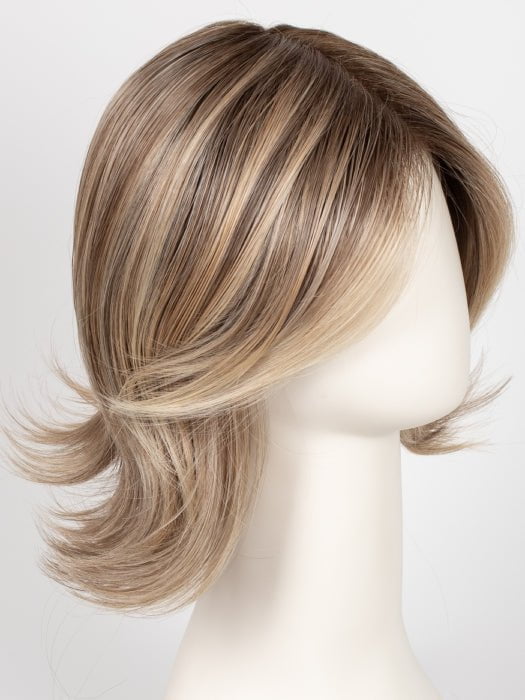 12FS12 MALIBU BLONDE | LIght Gold Brown, Light Natural Gold Blonde, Pale Natural Gold-Blonde Blend, Shaded with Light Gold Brown