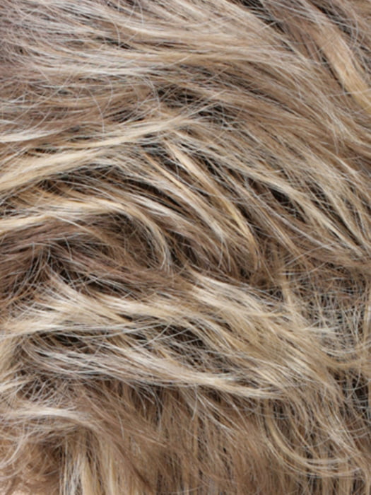 RH12/26RT4 | Light Brown with Chunky Golden Blonde Highlights & Dark Brown Roots