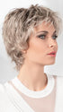This short wig has luxury features, including an extended lace front and double monofilament top that make this look comfortable and believable