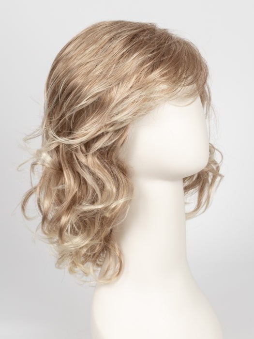 27T613F TOASTED MARSHMALLOW | Medium Red-Gold Blonde & Pale Natural Gold Blonde Blend with Pale Tips & Medium Red-Gold Blonde Nape