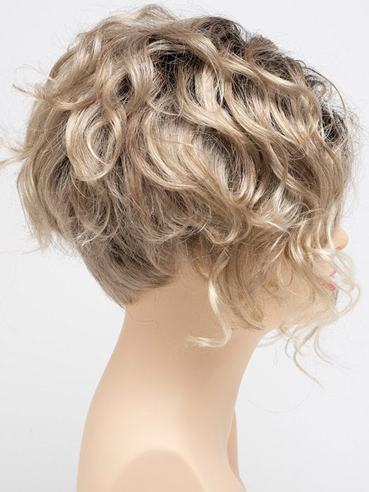 CHAMPAGNE SHADOW | Soft Dark Blonde with Platinum Highlights and Chestnut Roots